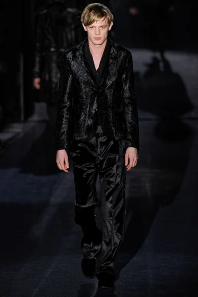 Look 37
